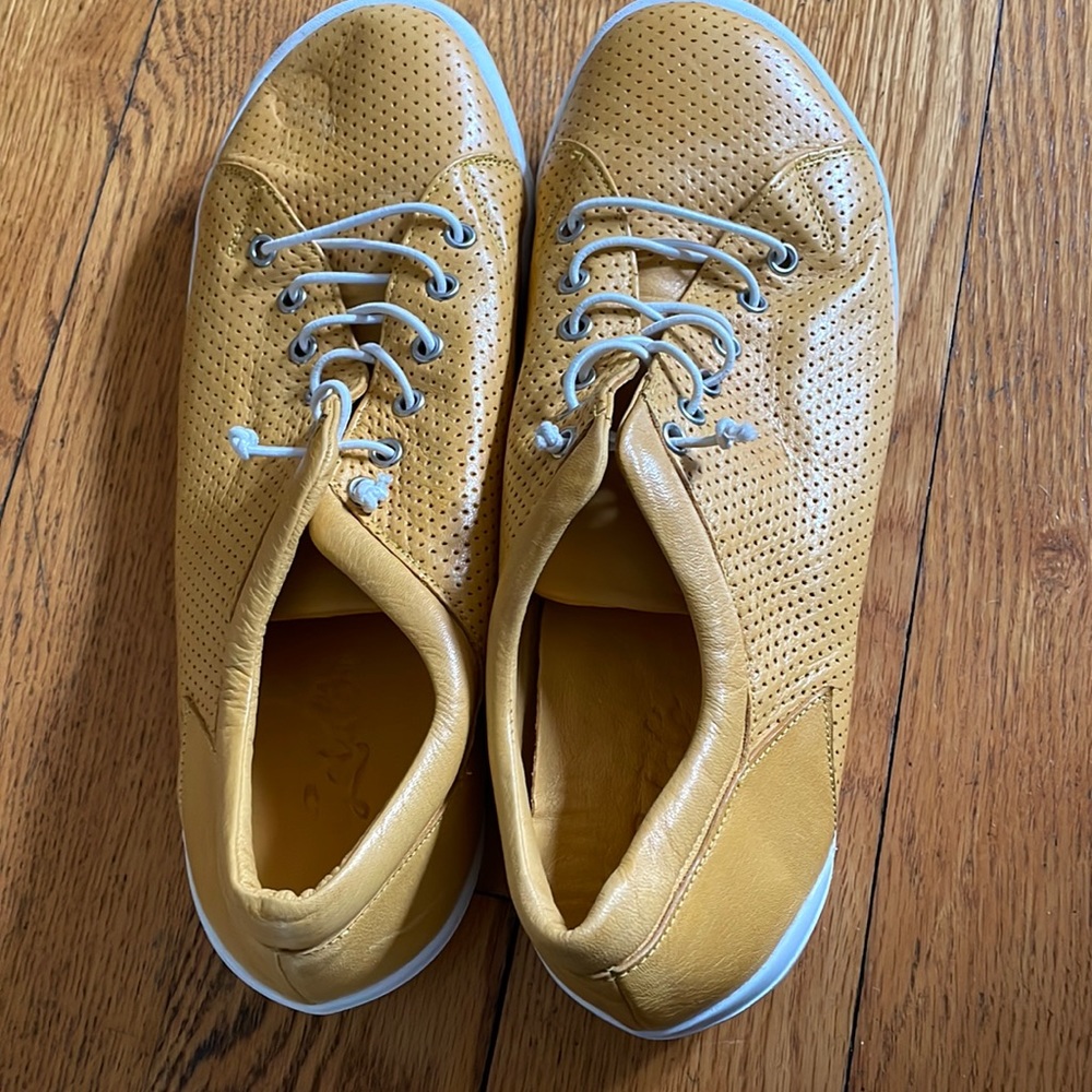 Gelato Sneakers, size 39, yellow, very lightly worn